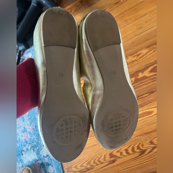 Audrey Brooke Shoes Womens 9.5 Ballet Flat Gold Leather Slip On - Picture 2 of 5